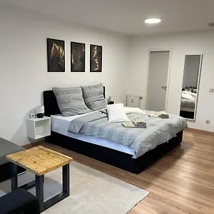 Apartment An Der Elbe Mit Balkon, Kueche Und Netflix 